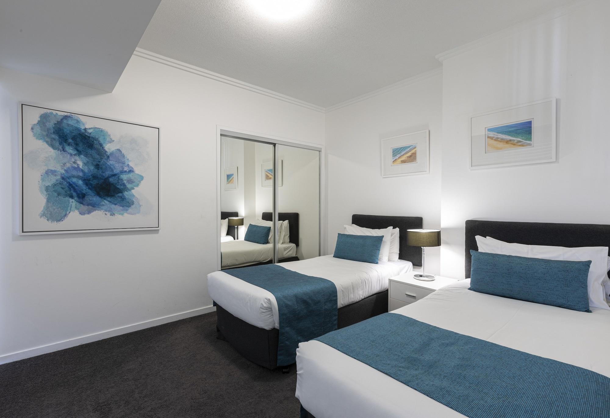 Ocean Pacific Resort - Official Broadbeach Buitenkant foto