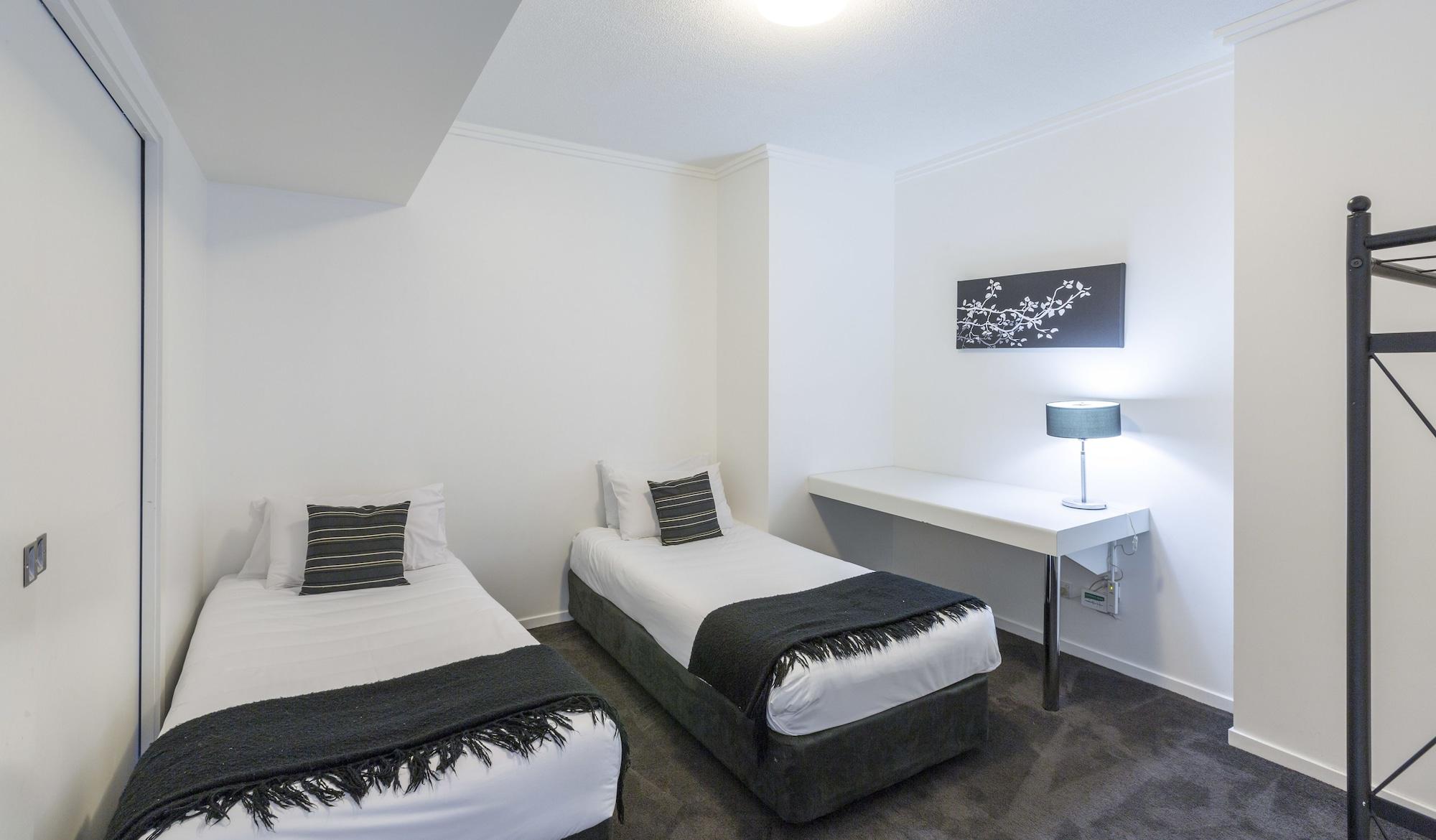 Ocean Pacific Resort - Official Broadbeach Buitenkant foto