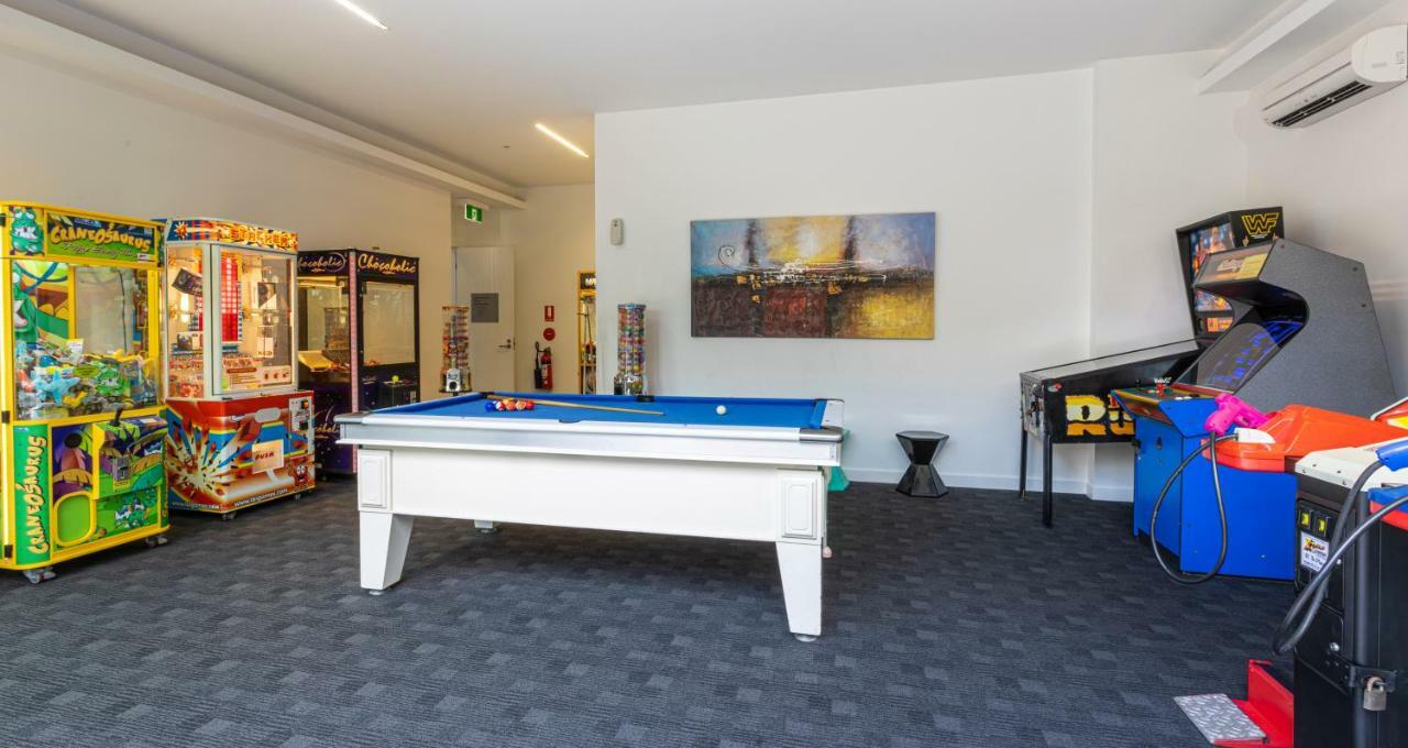 Ocean Pacific Resort - Official Broadbeach Buitenkant foto