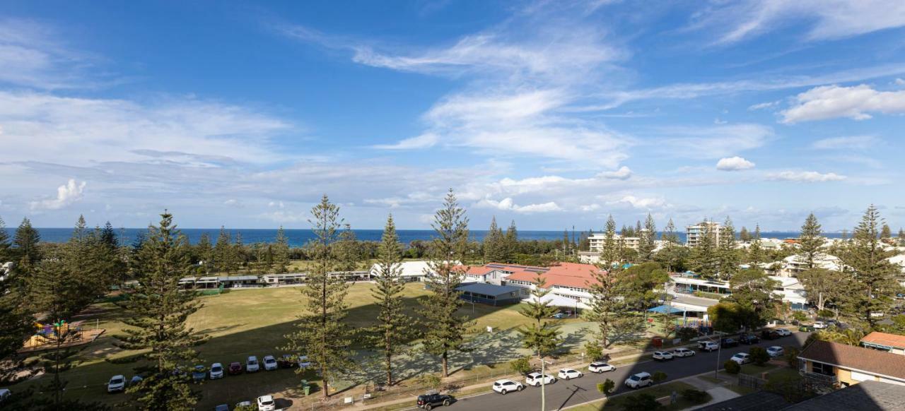 Ocean Pacific Resort - Official Broadbeach Buitenkant foto